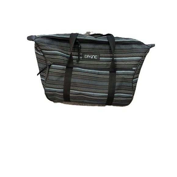 Lightweight Dakine travel duffel – durable, stylish, and versatile - Picture 1 of 3